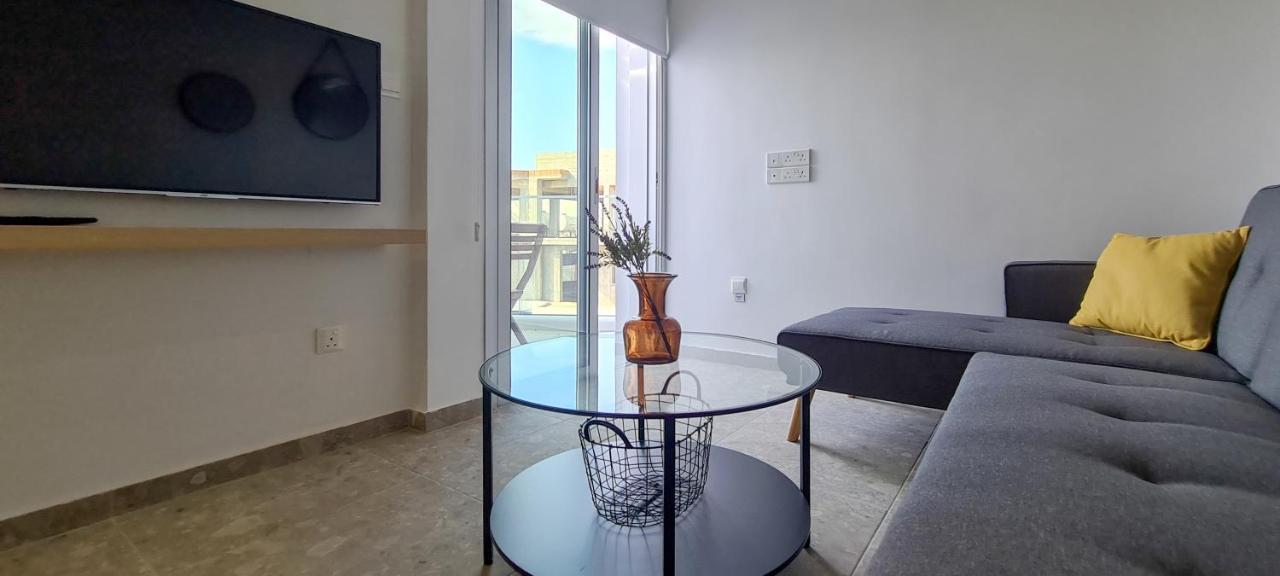 Phaedrus Living: Seaside Luxury Flat Lighthouse 69 Apartment Paphos Exterior photo