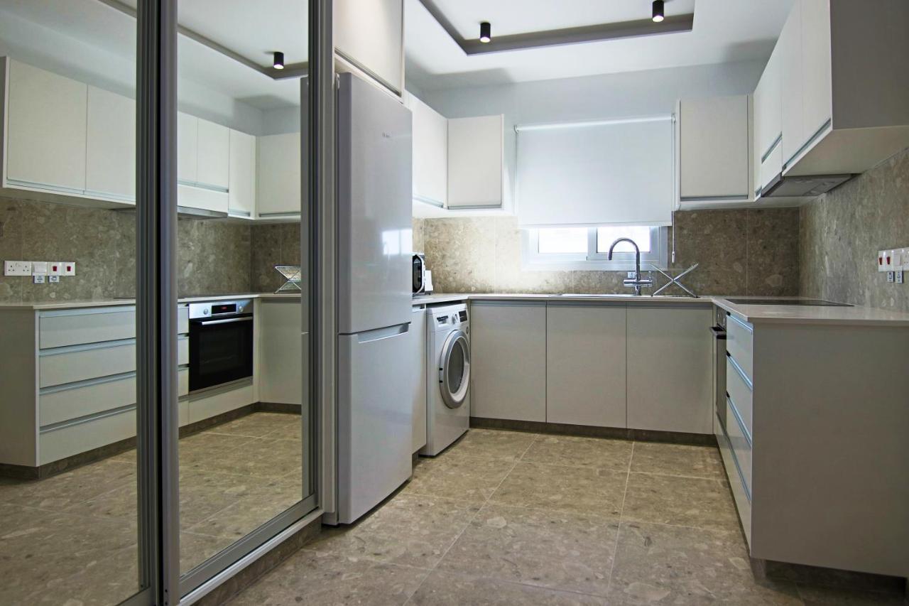 Phaedrus Living: Seaside Luxury Flat Lighthouse 69 Apartment Paphos Exterior photo